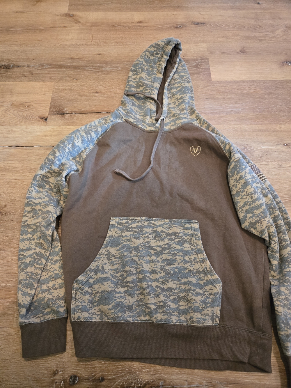 Ariat Men's Camo Sleeve Pullover Hoodie in Olive